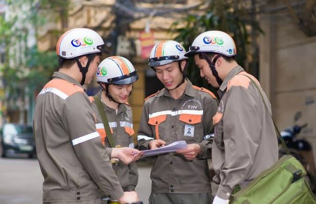 Lắp mạng FPT Cầu Giấy - Gói cước rẻ - Lắp đặt siêu tốc 3 Đội ngũ nhân viên FPT Cầu Giấy đông đảo, chuyên nghiệp